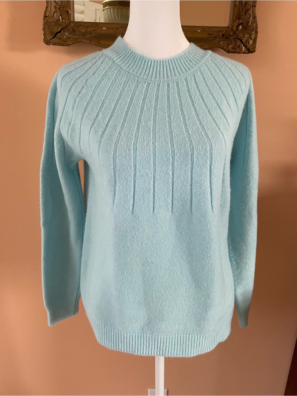Light Blue Soft Cotton Poly Blend Classic Ribbed Yoke Sweater M